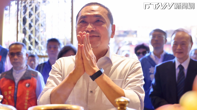 「新北市民是我的寶貝市民」　侯友宜請假首日到萬華龍山寺　承諾仍為新北市民負責